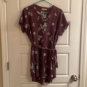 Maternity Large casual blouse. Dark purple. Ties in front.